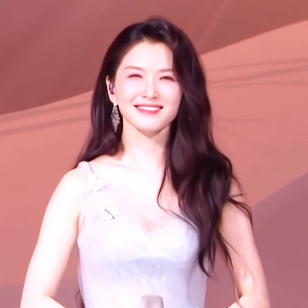 雨爱组不cue徐洁儿 从选人到最后被晾着，徐洁儿这一路看得我心梗。实力在线、小考