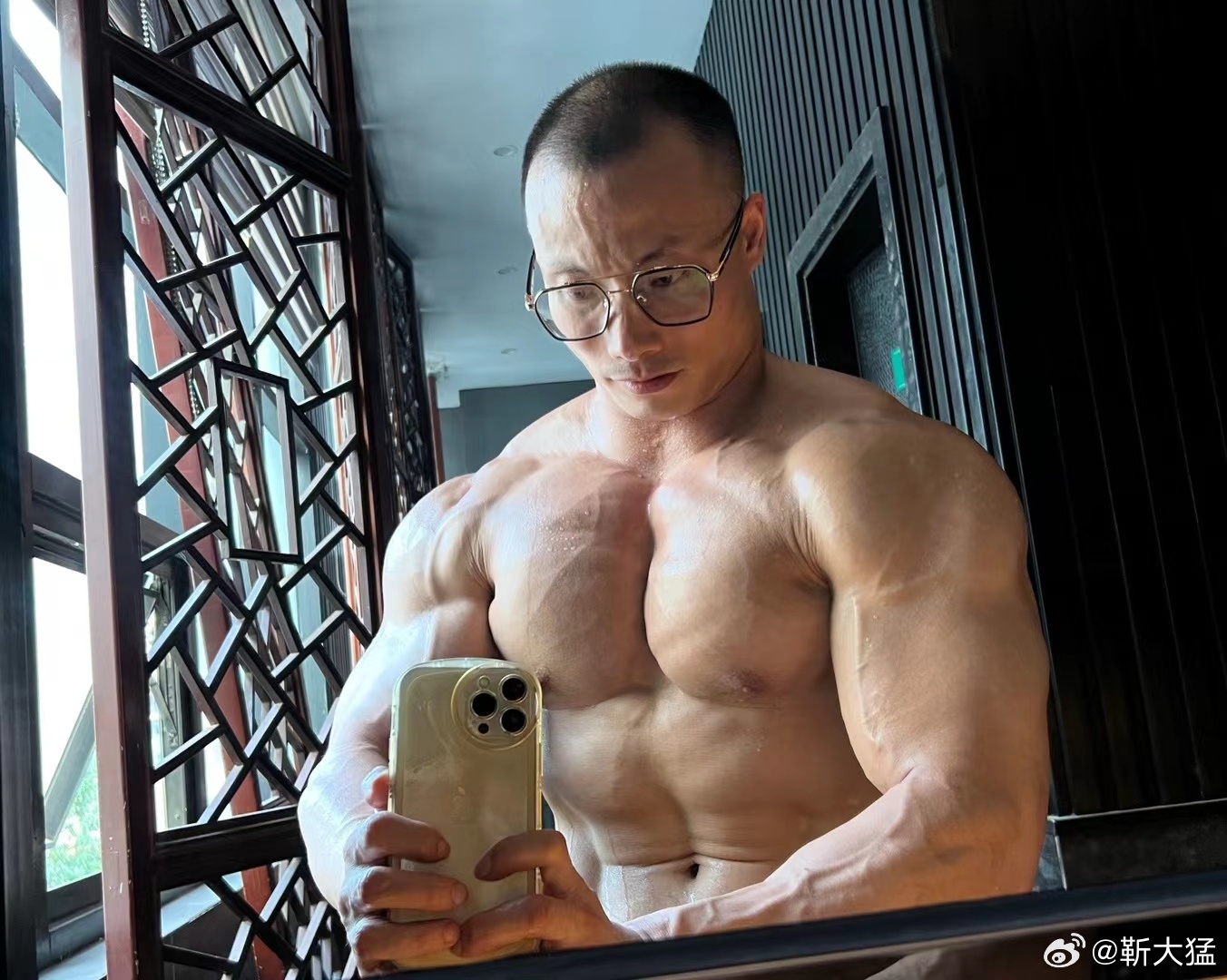 肌肉男神软软[超话]健身运动打卡运动就是坚持 ​​​