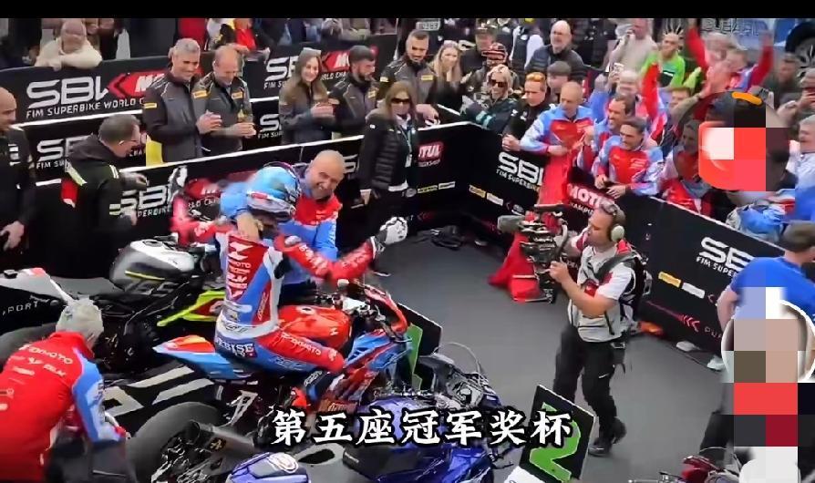 了不起，张雪机车第五次夺冠！

张雪及其团队真有大本事！