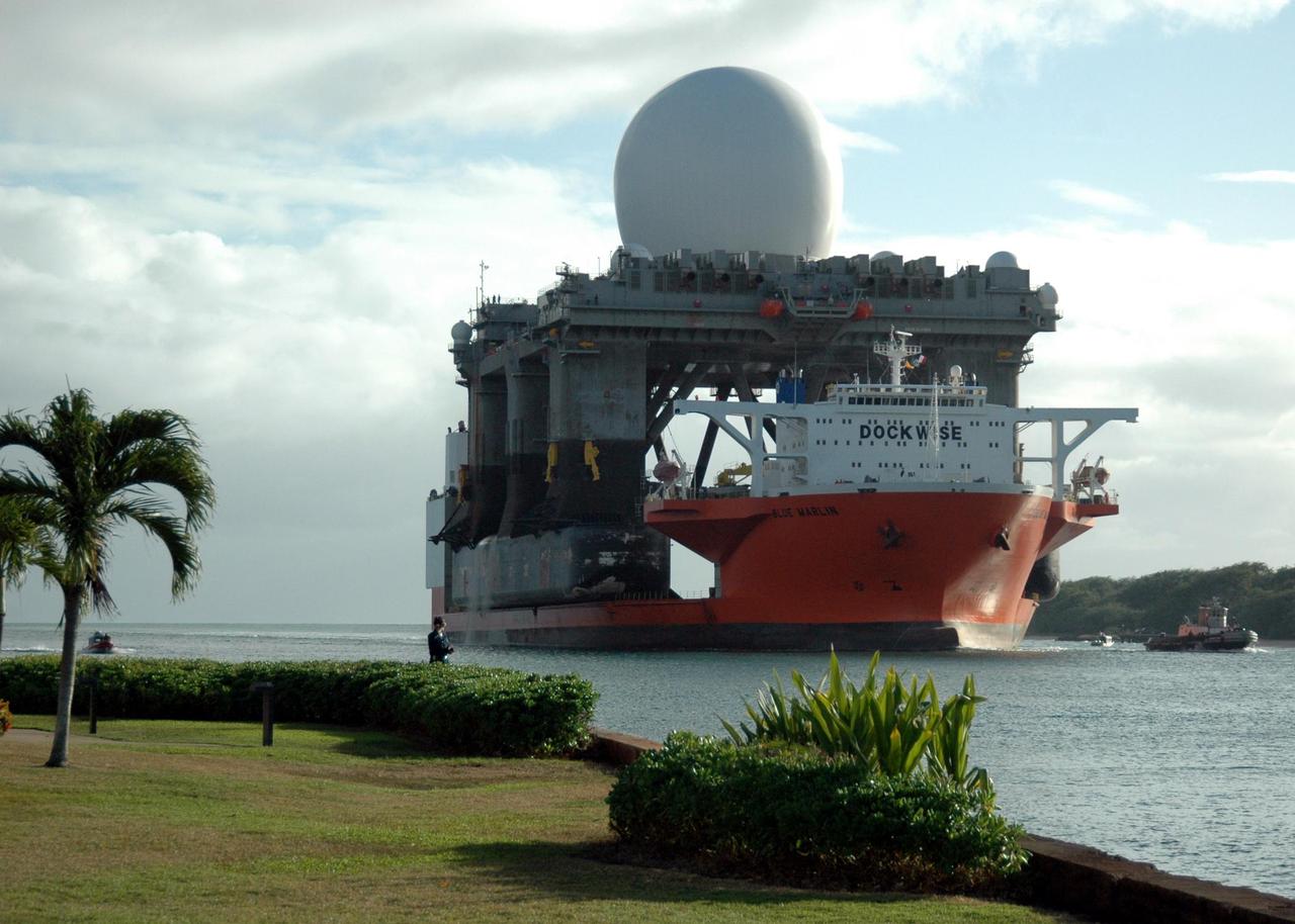 美国SBX-1海基X波段雷达：漂浮在海上的“反导巨眼”
美国部署有一套大型浮动式