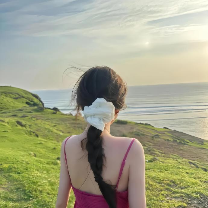 很喜欢泰戈尔的一句话：“我最后的敬意，要献给那些知道我不完美却依然爱我的人。” 