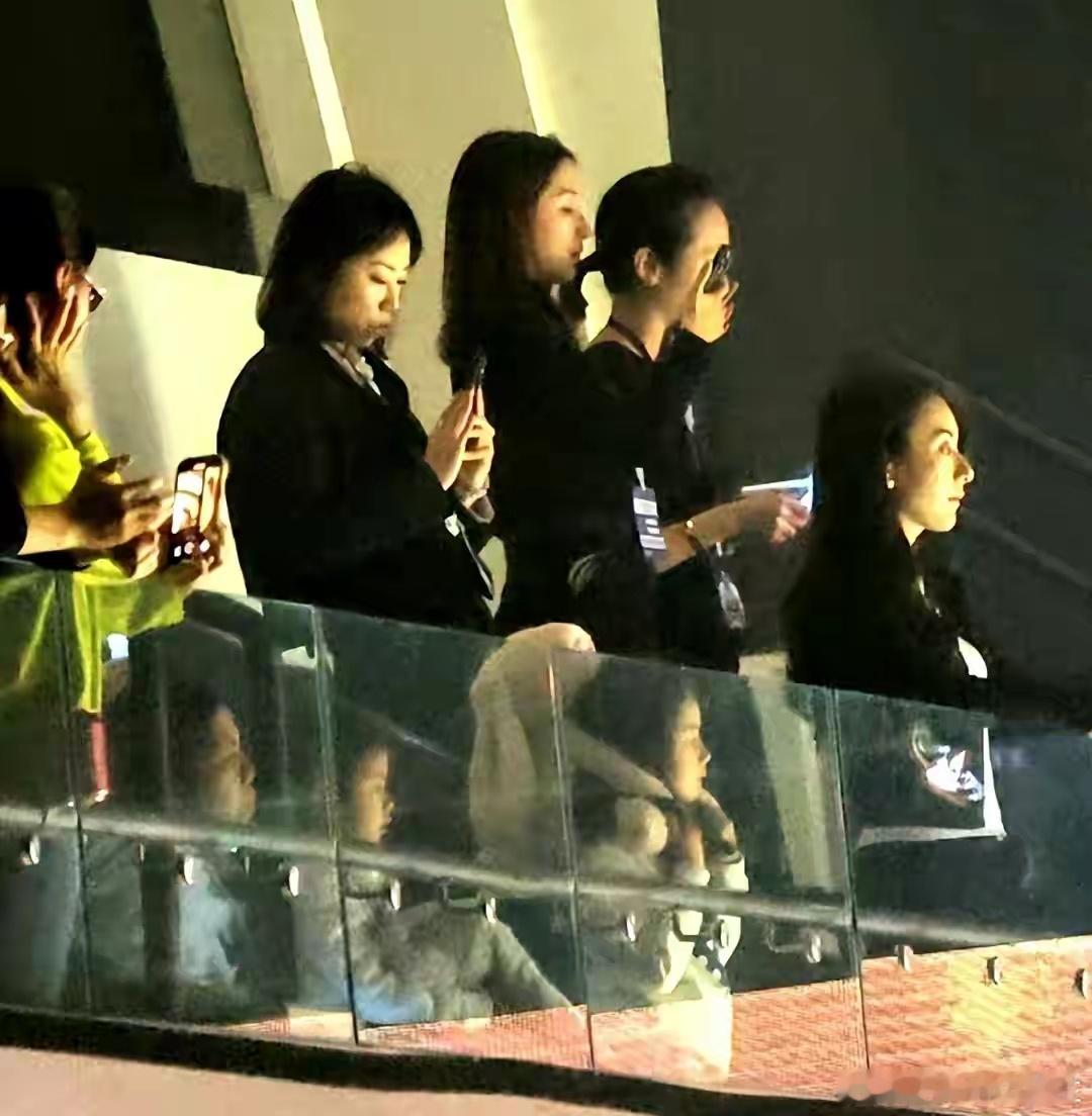 郭富城6岁女儿越长越美，最新照片像个小仙女，皮肤雪白五官优越 ​​​