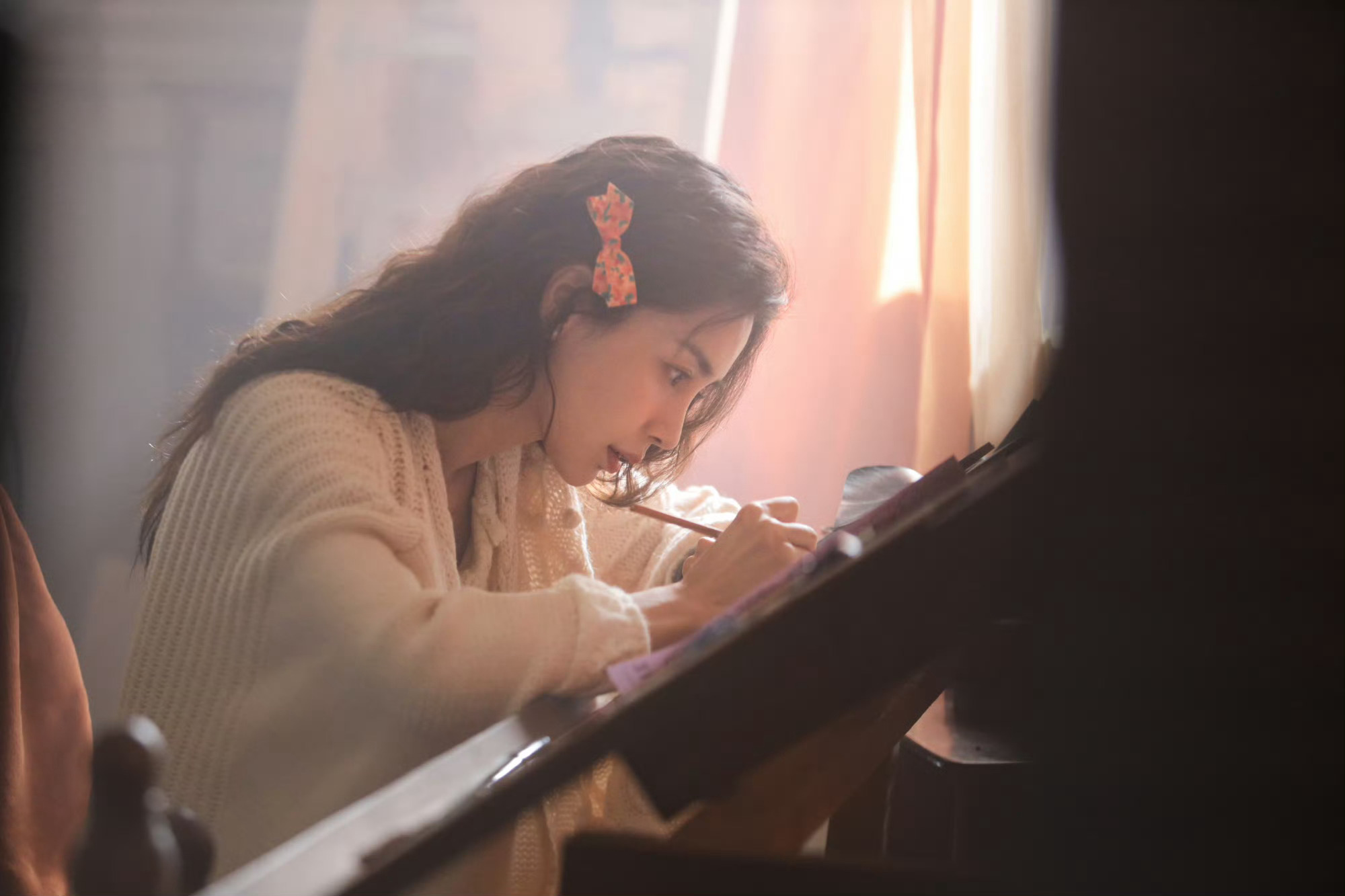 angelababy uimo首位全球品牌代言人杨颖  “爱是严冬里的一片炽热就