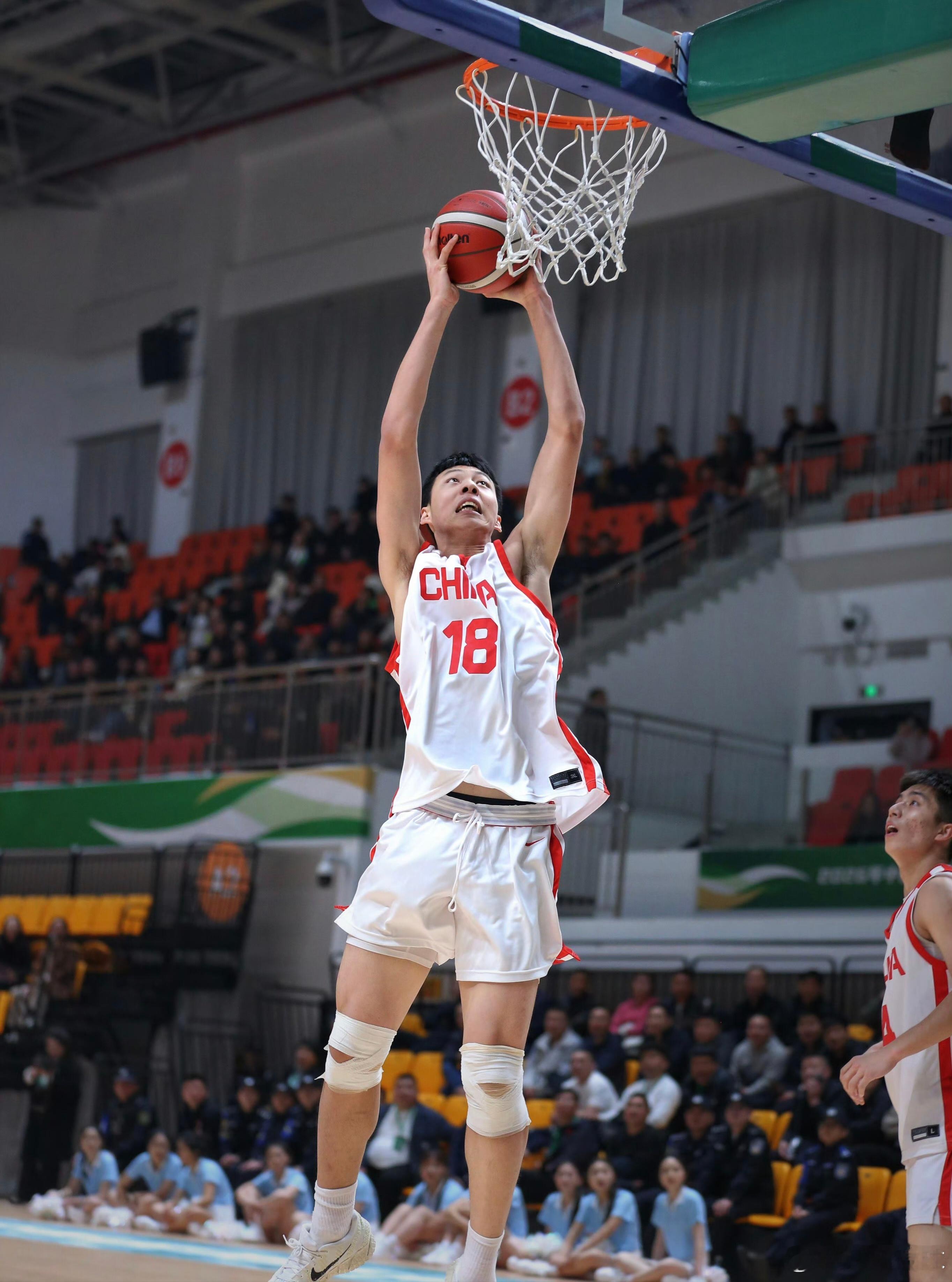 中国U18男篮热身赛（响水战）首战44分大胜对手，广东宏远青训小将姚嘉泽发挥出色