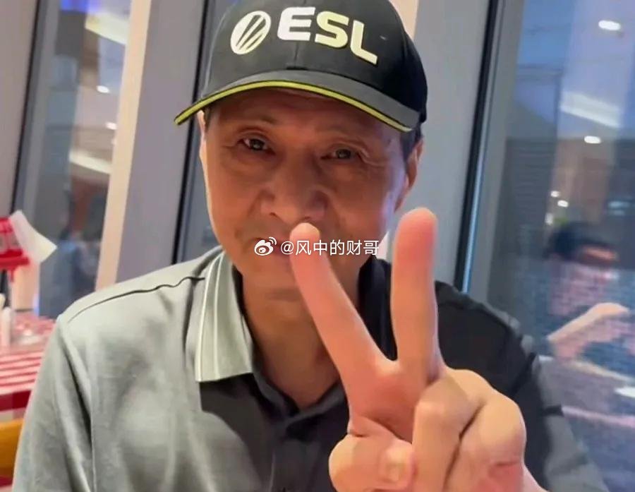 世界都安静了！周末没有看到刘昌松、霸道股评的声音，市场一下子平静了下来，连李大霄