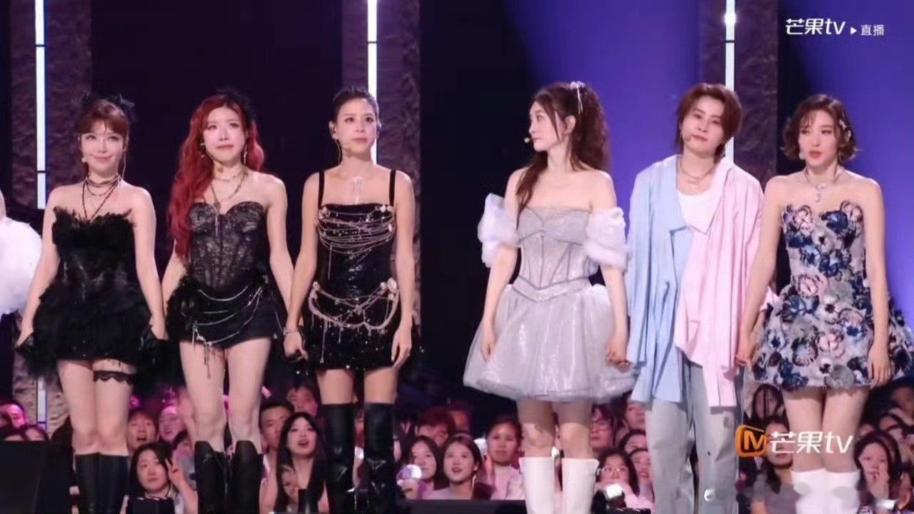 李小冉团赢了庄法团直播现场票数揭晓，李小冉团成功赢下比赛，恭喜！ 