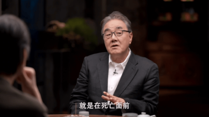 老人临终前儿女们的欺上瞒下谁都有权知道自己的身体，哪怕真相沉重。 ​​​