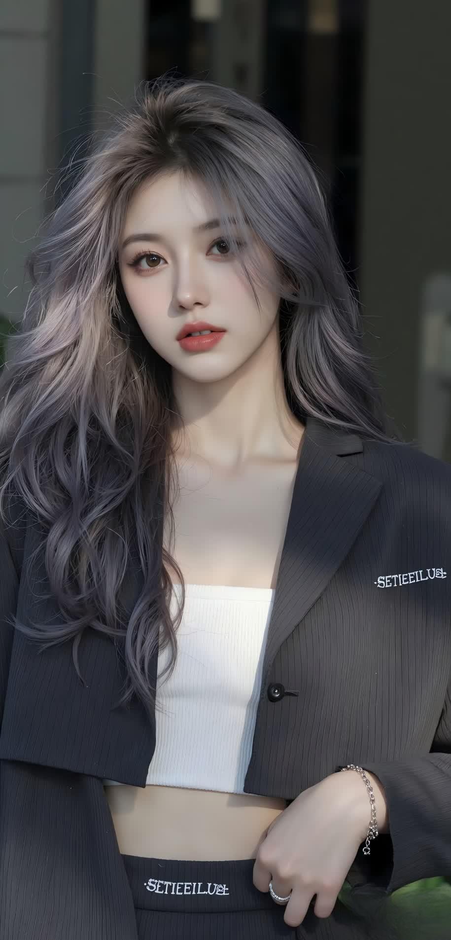 从“表达”到“沉默”的转变：“以前总想找个人说说委屈，后来发现，说出来的过程比委