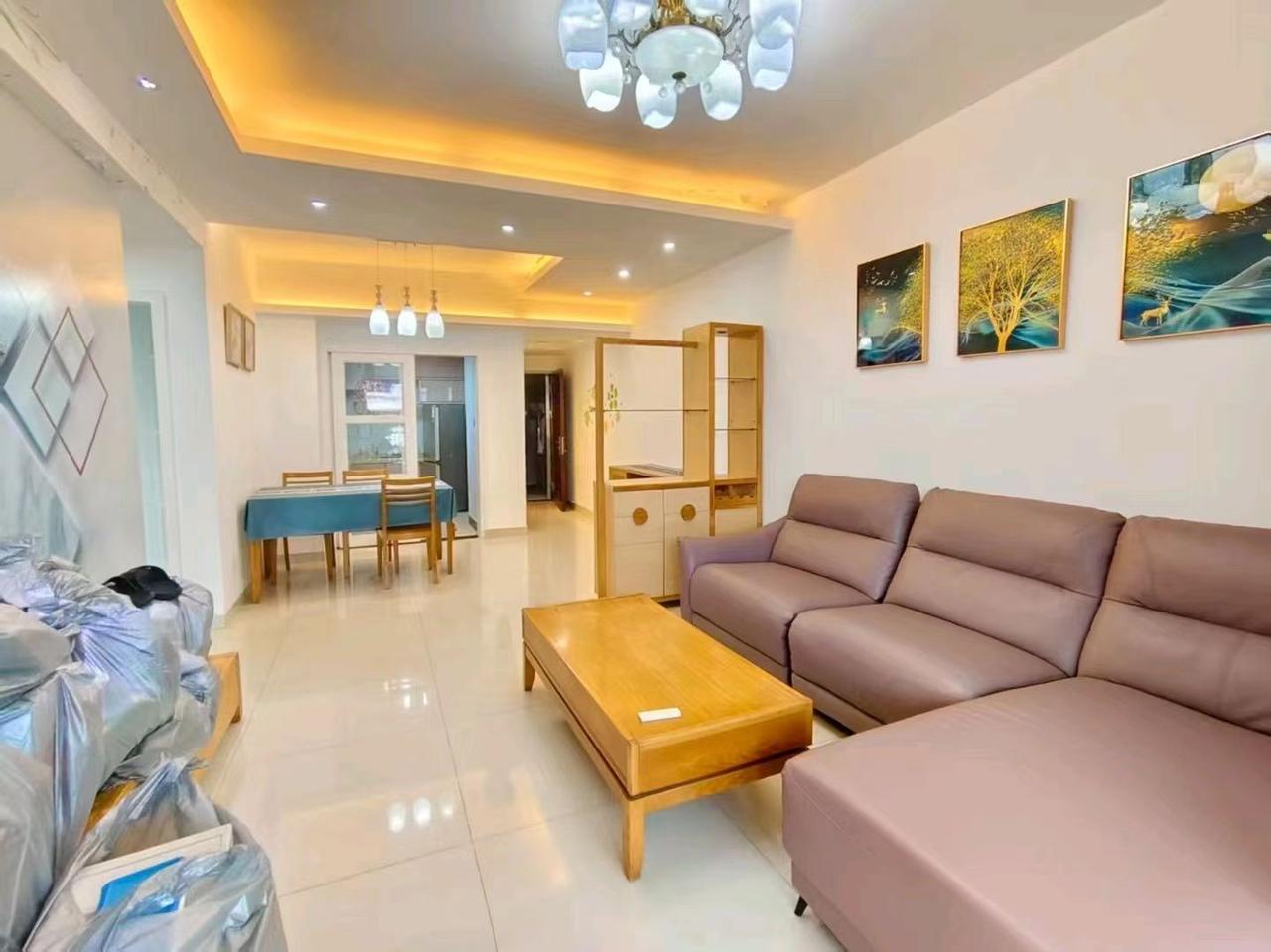 不知大家发现没有，
越来越多的老年人
正在从大房子搬进小户型。
确实，近年来，越