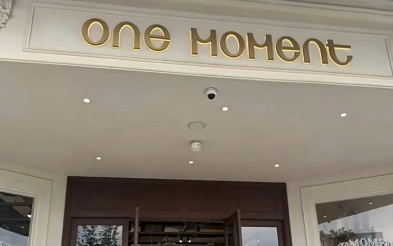 近日，有网友公开反映，其在郑州金融岛银泰inPARK ONE MOMENT门店试