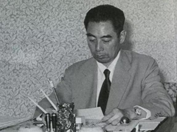 周恩来与白崇禧秘书见面，得知其恋爱送上祝福，却反复叮嘱暂时不要与妻子离婚
193