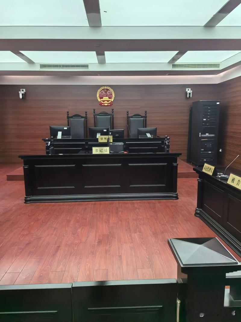 又是周一
今天是个好日子
开启美好的一周
相信努力就会有收获
相信举头三尺有神明