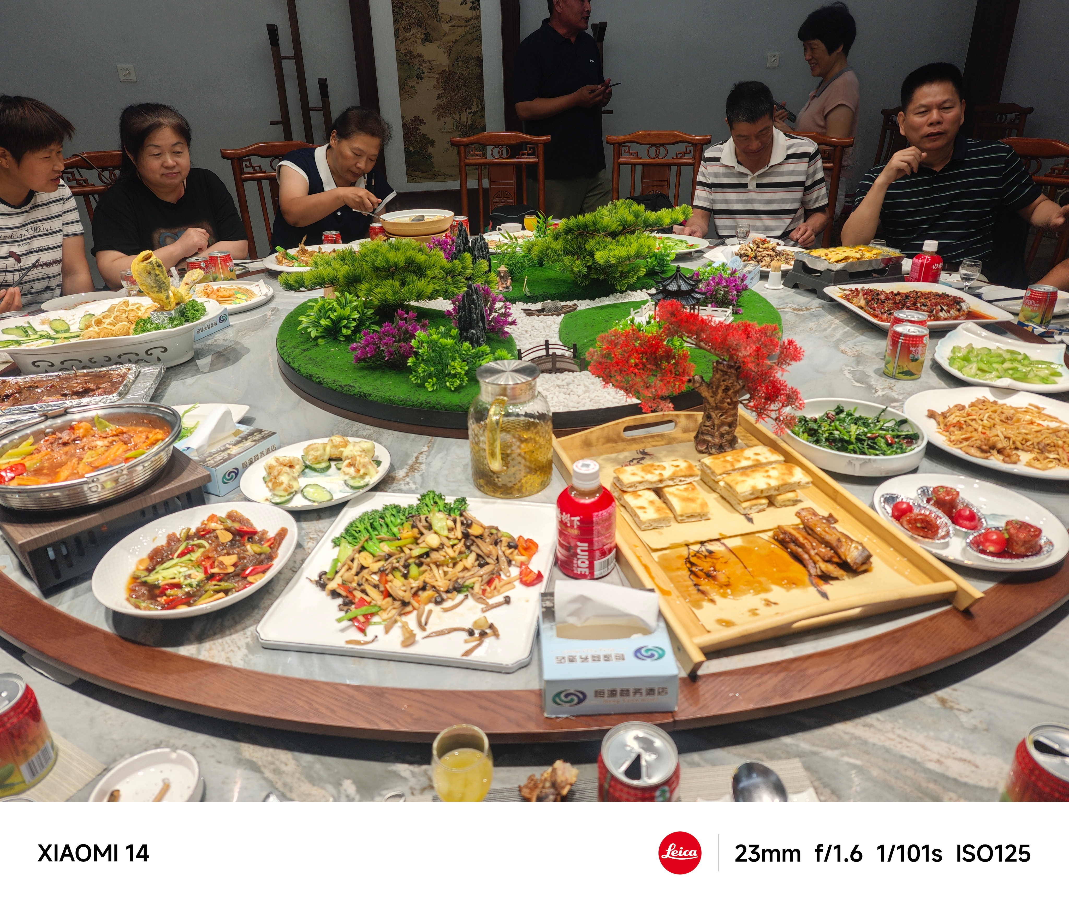 今天广州的表舅来了，上次来还是2000年，那个时候我还上小学，现在我已经是36周
