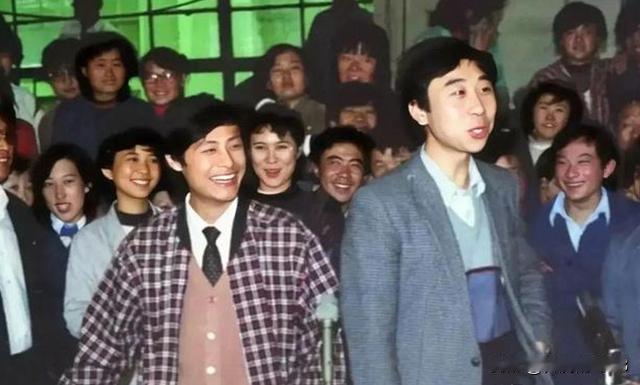 相声演员曹云金最近在直播中，为姜昆等老一辈相声演员鸣不平。
曹云金的直播间里，有