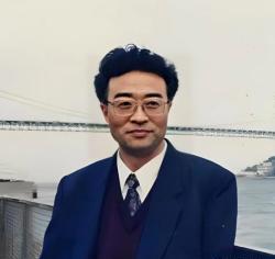 清华还是北大？刘青山之子刘铁骑因为父亲的影响，只能选择了中国石油大学。
然而没想