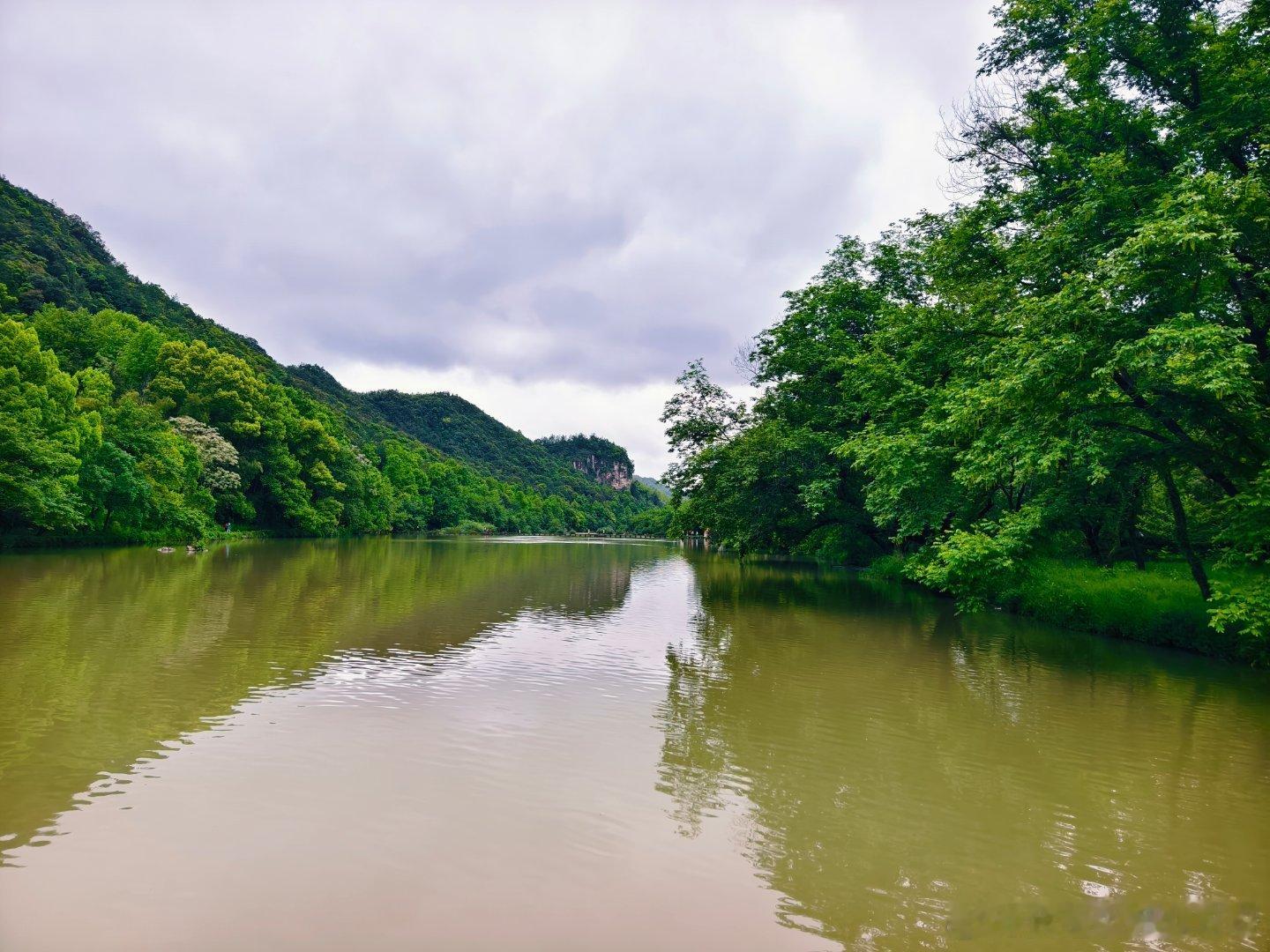 打卡缙云仙都～ 浙江丽水缙云的5A景区，名字还是唐玄宗赐的。核心就是那个170多