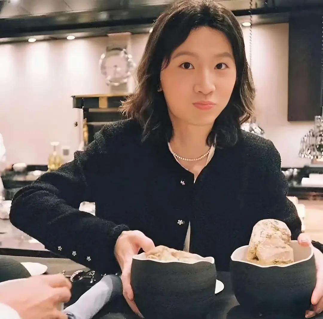 啊？？？啊？？ 好利来老大真变性了？ 