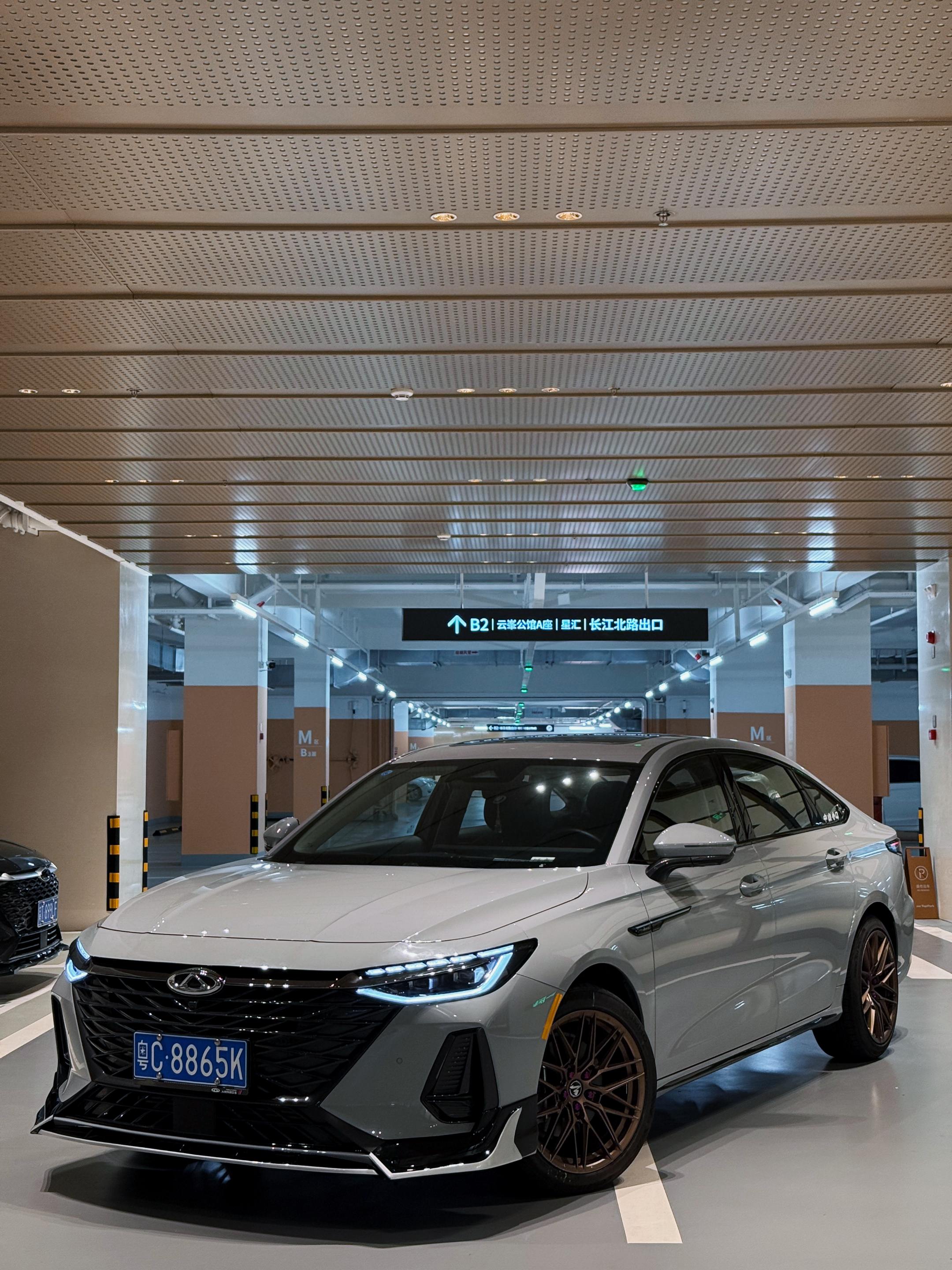 人总是执着于第一眼喜欢的东西