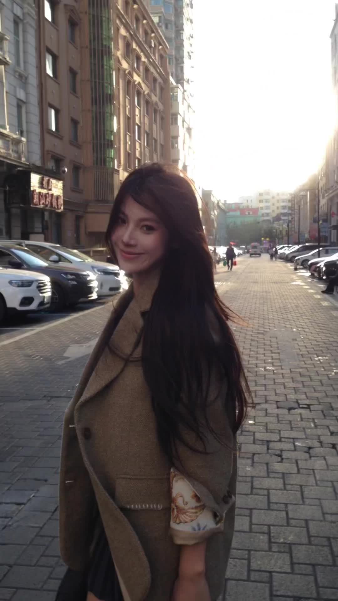 我们都不懂离别的重量 直到某天冷空气裹挟着回忆涌入