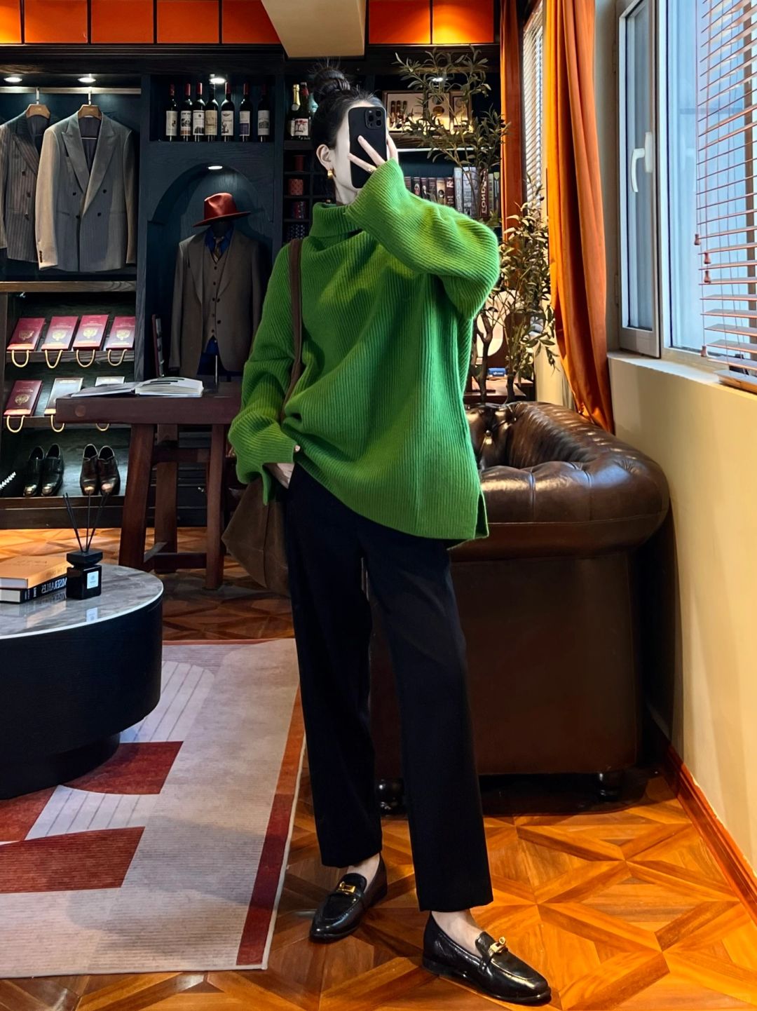 秋冬时髦出街！今天这件绿色毛衣好好看～