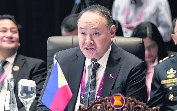 新华社快讯：据德国地球科学研究中心消息，菲律宾棉兰老岛附近8日发生8.2级地震。