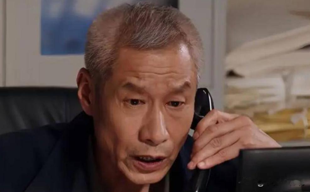 2005年，北京，刘佩琦哥哥病逝，16岁侄子刘伟无人照料，他心一软直接接回家当亲