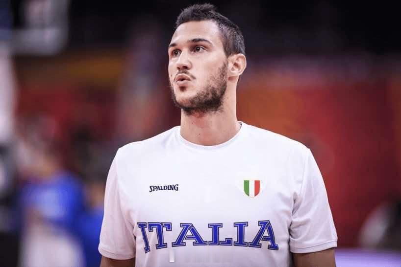 加里纳利称伦纳德被罚款70万太轻了前NBA球星达尼洛-加里纳利批评了NBA对洛杉