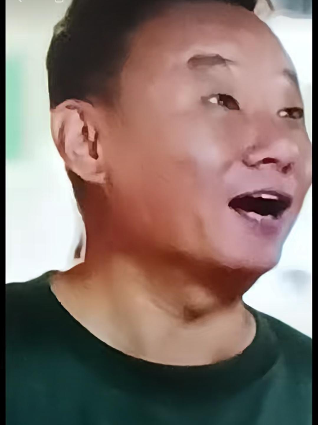 昨天在菜市场遇见，感觉像一位名人一一他。