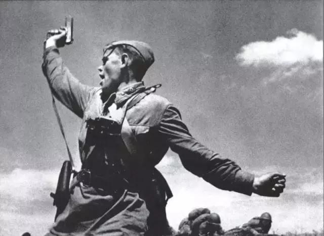 苏联为什么强大，说一个很直观的东西。苏联解体后是分成15个国家。而这15个国家现