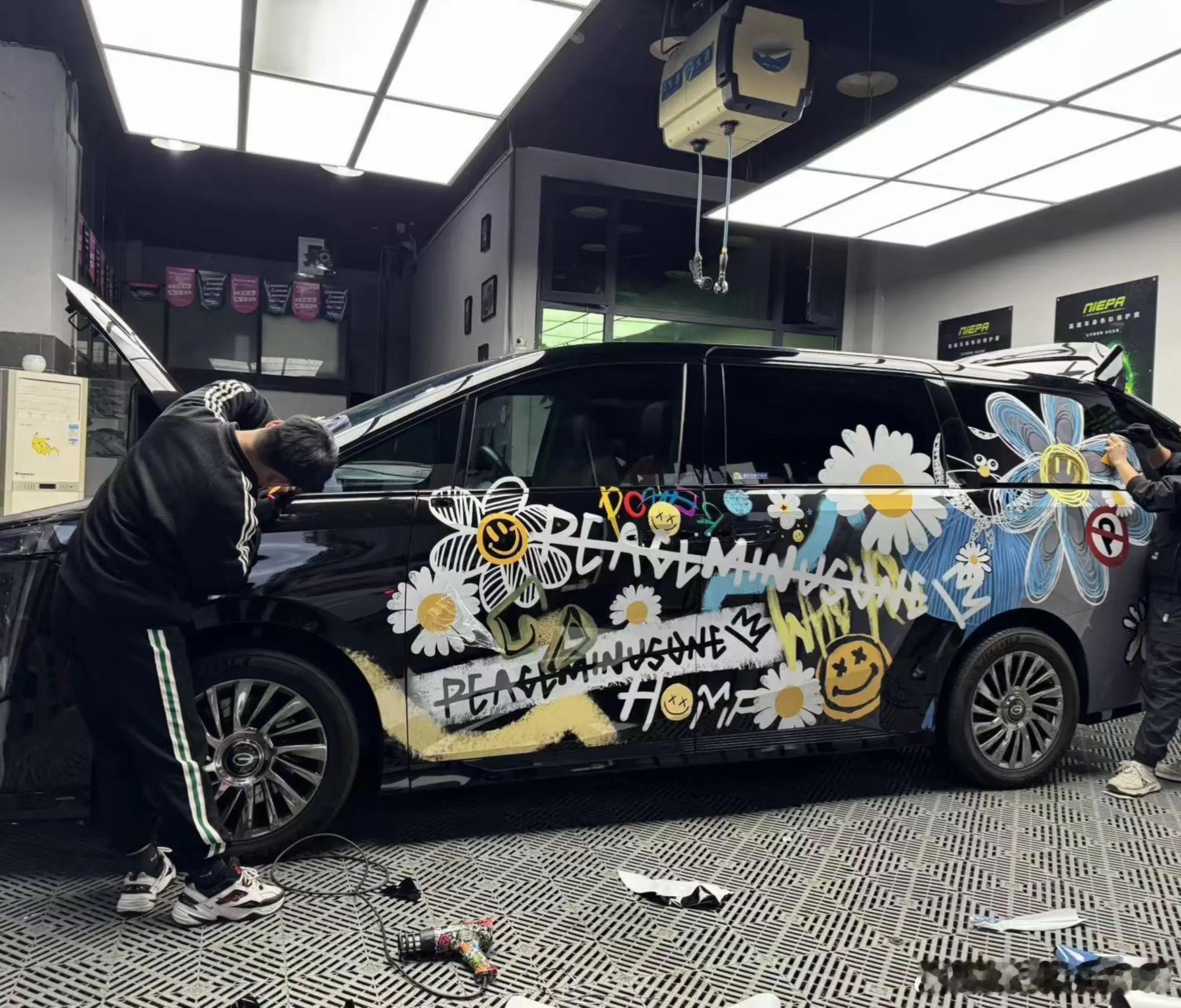 胖哥汽车频道 快喊我那个追星的小伙伴过来看看 权志龙狗啃刘海大家还见过哪些明星元