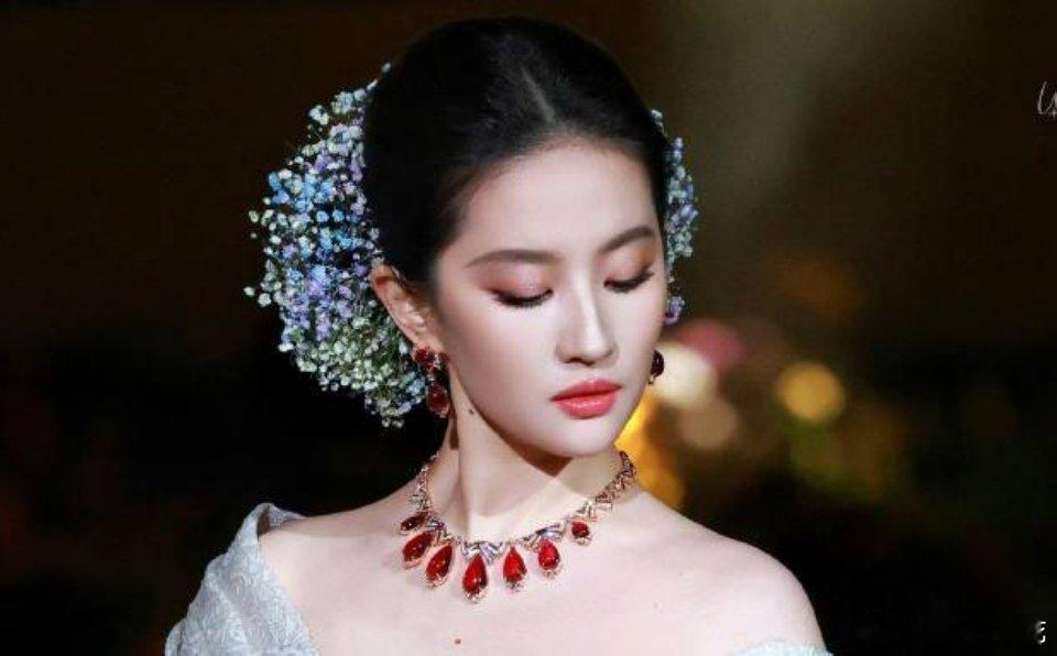 没办法，没有男人配得起神仙姐姐，不将就，她俩其实感觉蛮不错的 