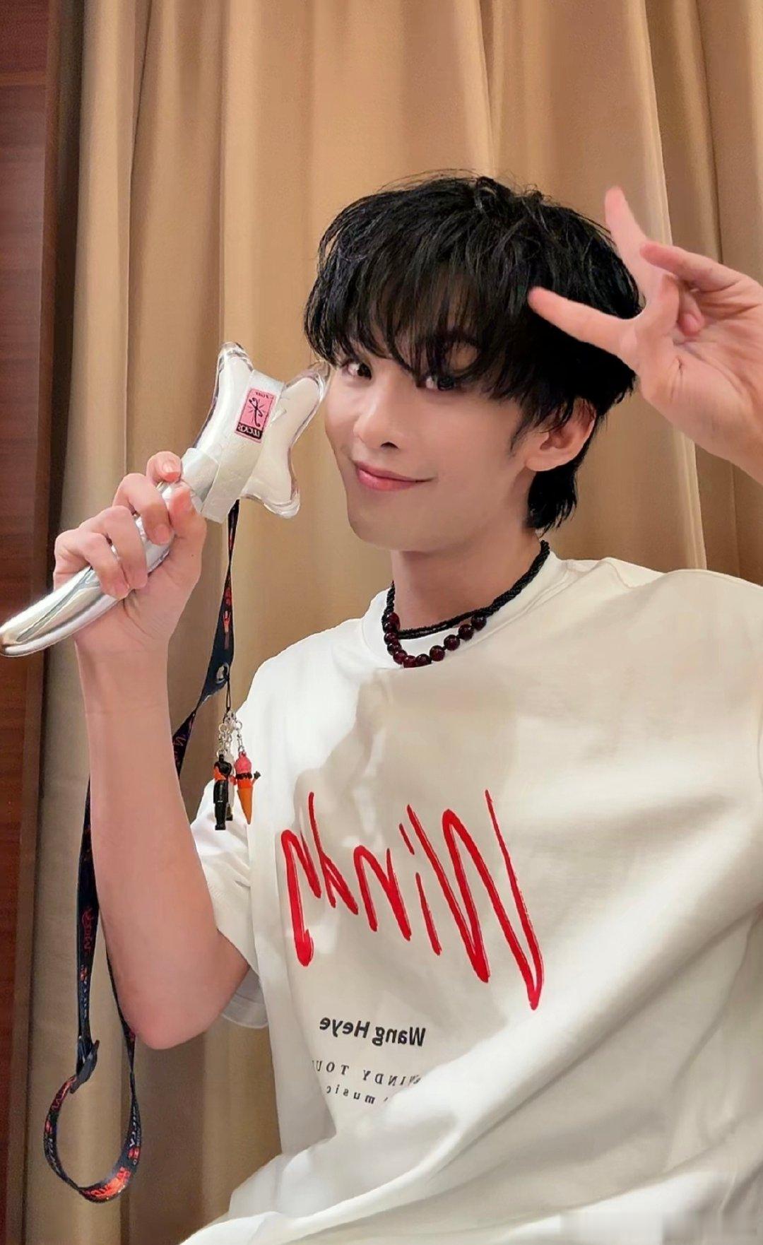 王赫野合肥上座率王赫野合肥演唱会现场上座率惊艳全场，场馆一眼望去座无虚席，满场星