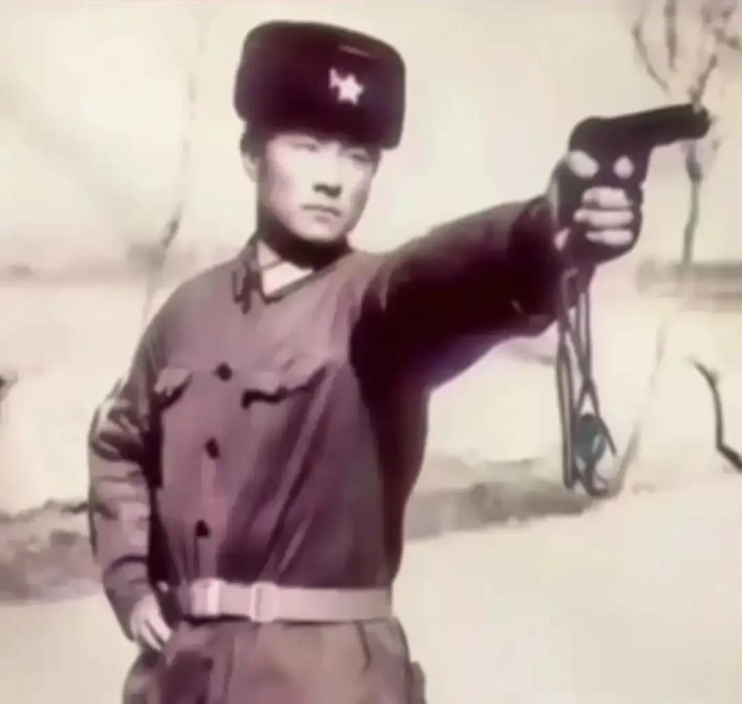 1979年，160师师长张志信让独子当侦察兵，妻子知道后，一通电话打到了前线：“