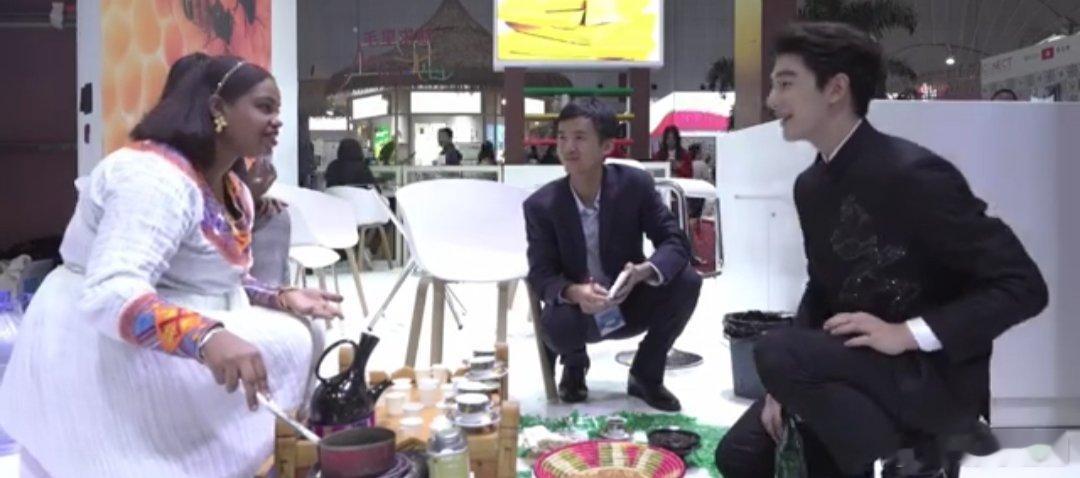#朱迅范存刚夏之光邀你探展#夏之光真的太会了吧，这是真的让我们感受到了东方的魅力