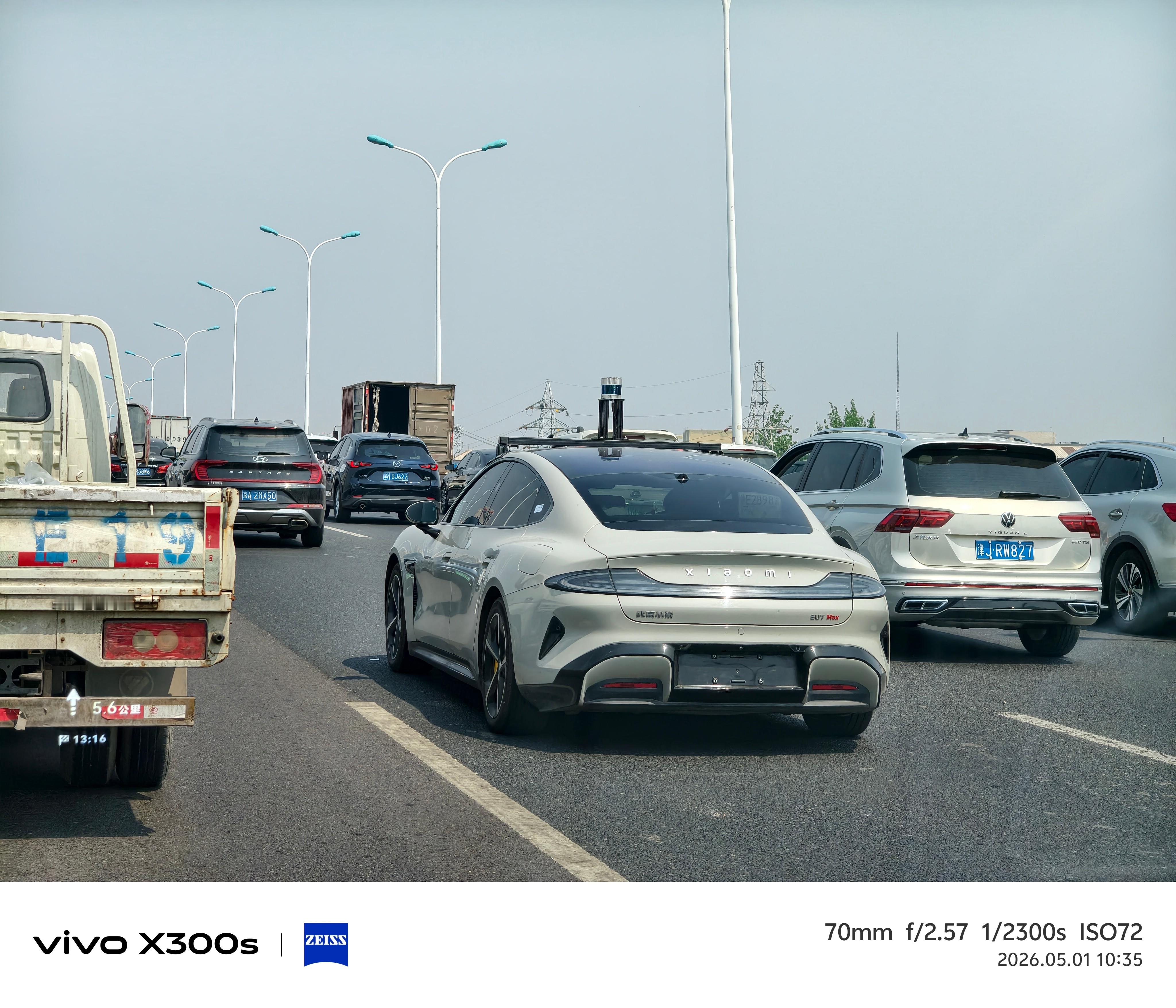 小米汽车4月交付量超3万台上个月是2万多，这个月3万复读，新一代小米SU7交付量