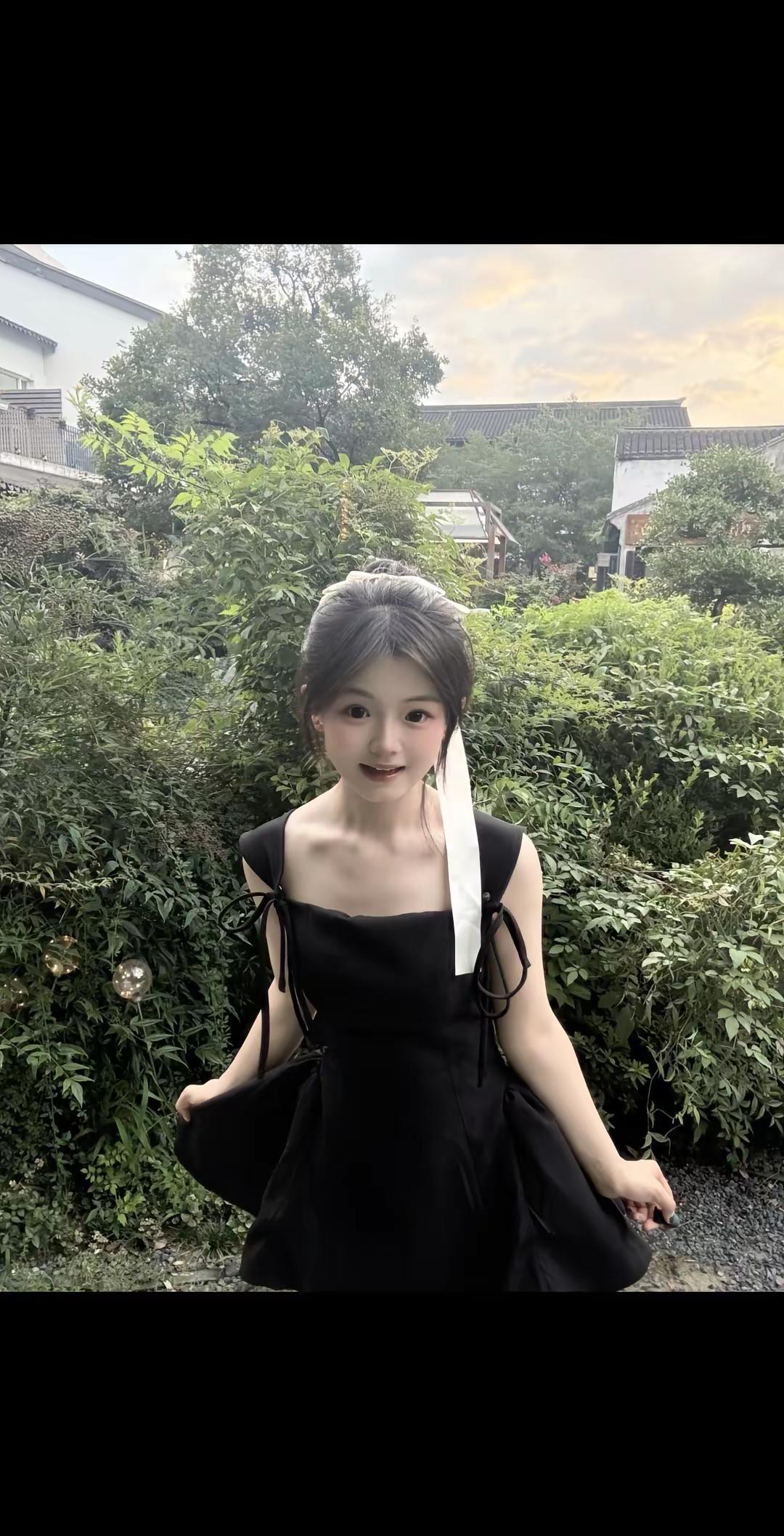 喜欢这一张～黑裙