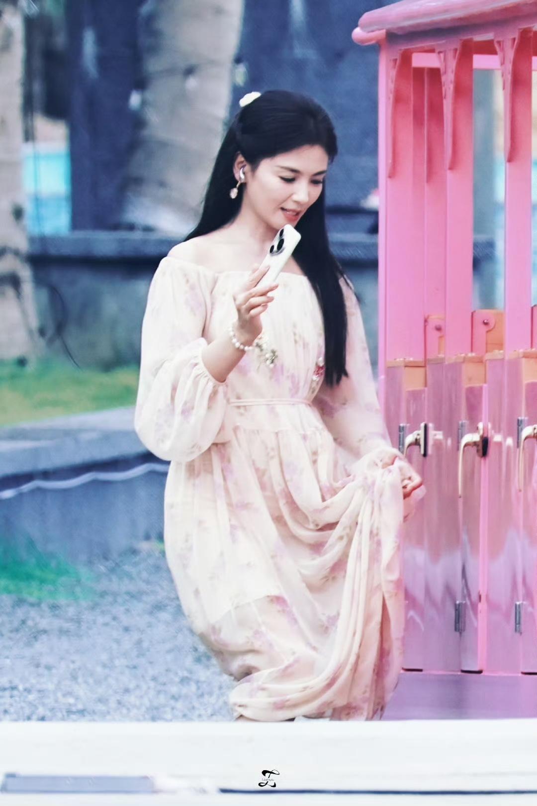 仙女🧚‍♀️向你缓缓走来[送心]