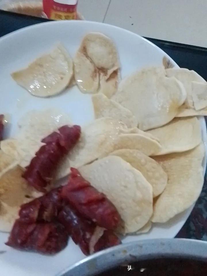 一个国家的军事实力有多重要?没有强大的军事力量就无法和平的发展经济，更会被强国欺