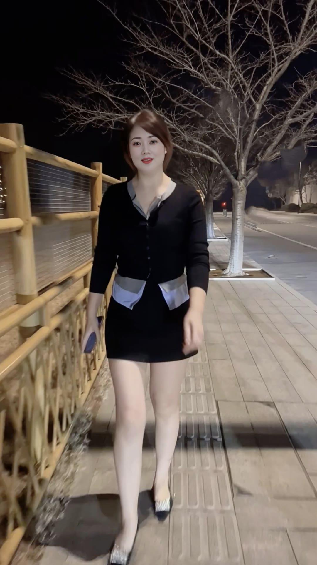 您的到来使这个场合更加光彩照人，愿您的每一天都充满无尽的喜悦与幸福。