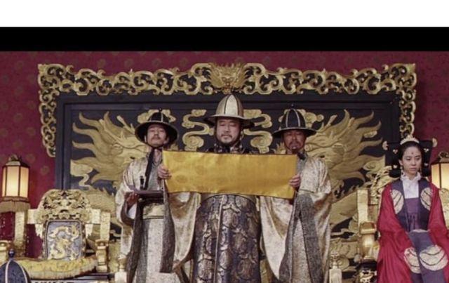 美国投资大师巴菲特直言不讳地说，韩国人非常的愚蠢，他们竟然放弃了汉字，不再使用汉