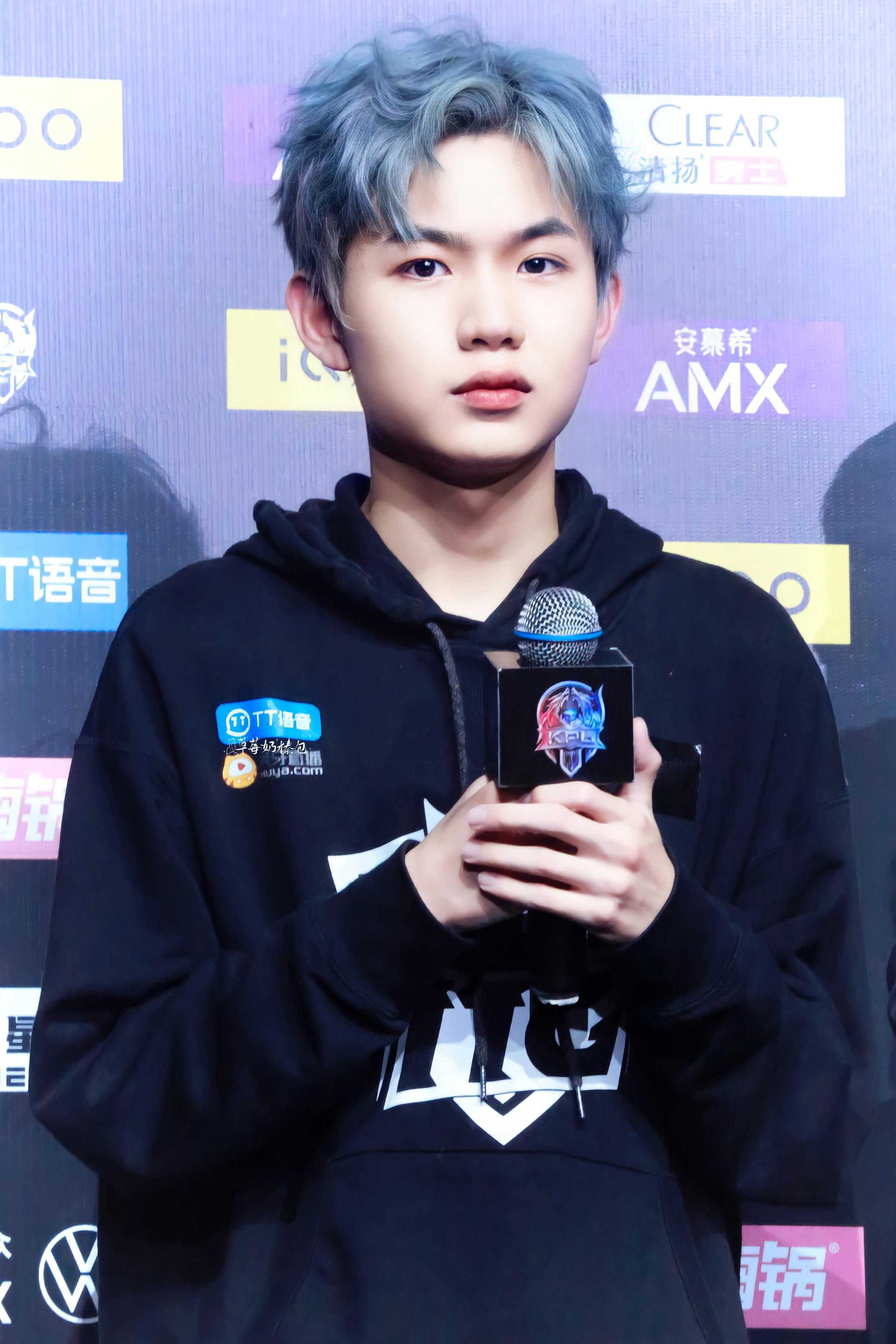 九尾XXZ  🦊电竞夏日营业中 蓝毛.与九尾共赴鑫光璀璨
