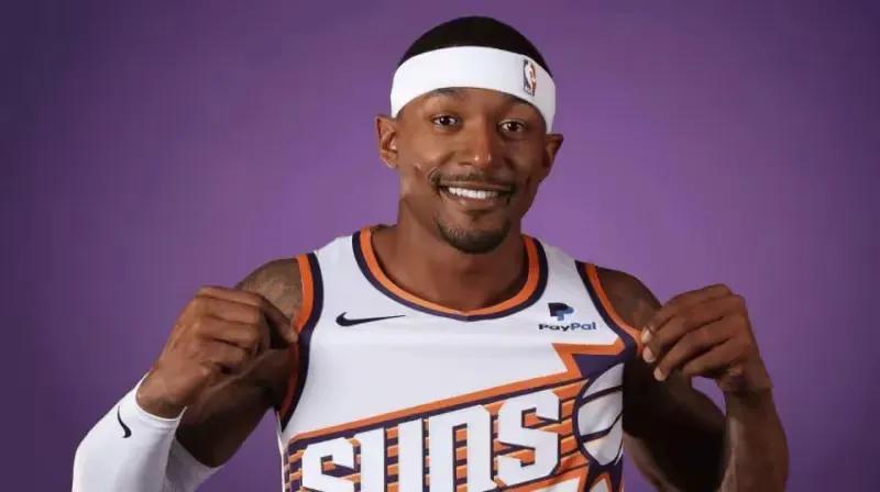 NBA自由球员交易市场第一签--平地起惊雷!
总决尚未结束，自由球员交易，实则暗