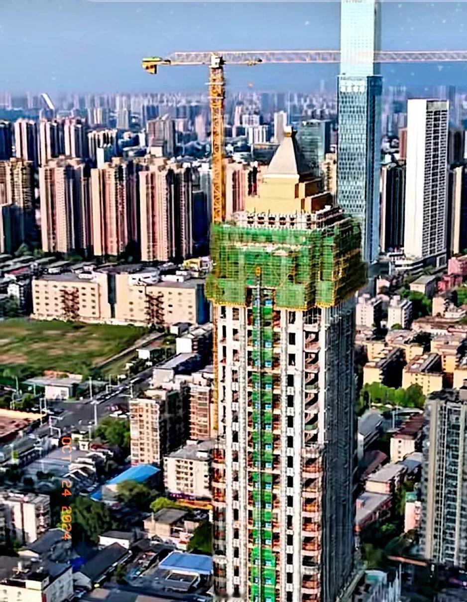 #秋日生活打卡季#长沙最近这些年城市建设还算是比较给力，高楼大厦一栋一栋的往上爬