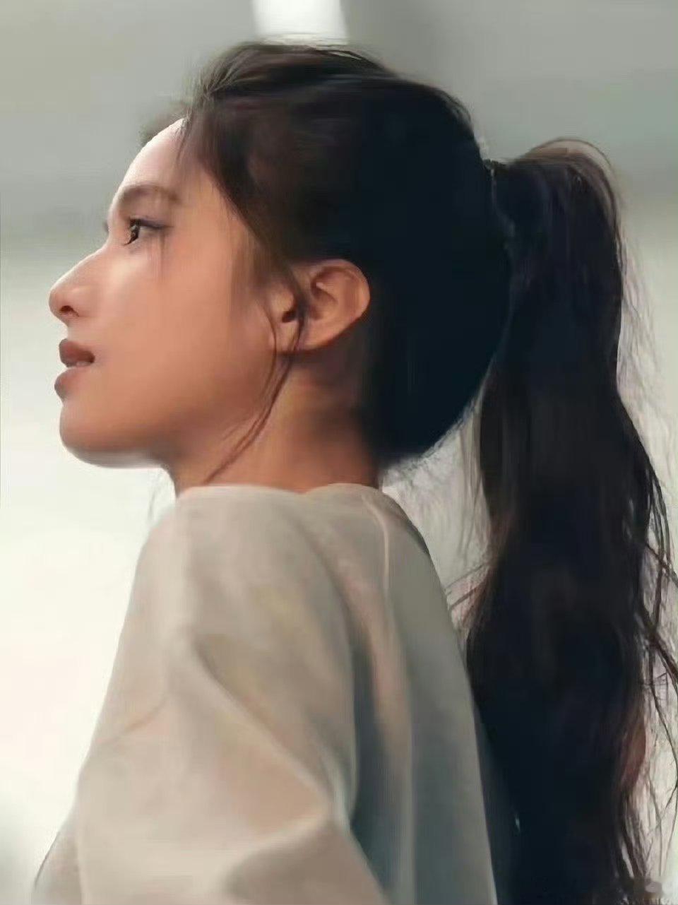 想象中我扎马尾就是张婧仪这个样子 ​ ​​​
