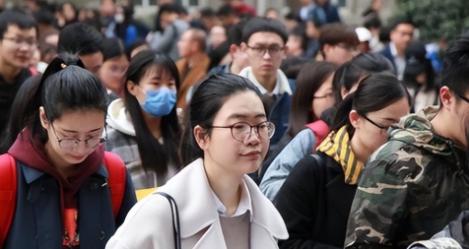 有人问为啥体制内的很多人都喊累！我发现所有的回答都是，体制内的小朋友回答的，但是