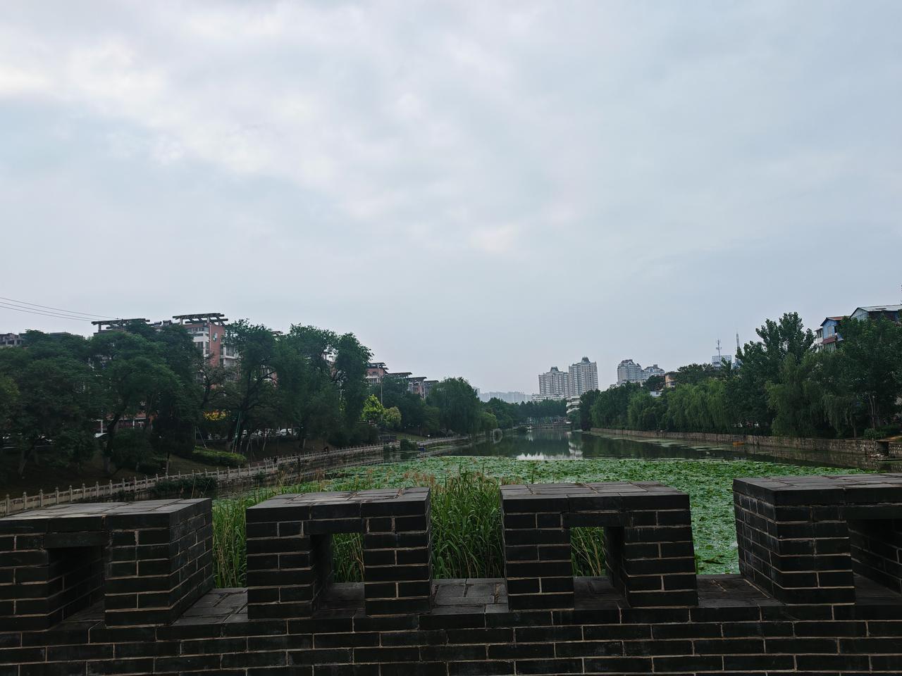 阜城东城墙，那可是历史的见证者。它静静伫立，仿佛在诉说着往昔的故事。
据了解，阜