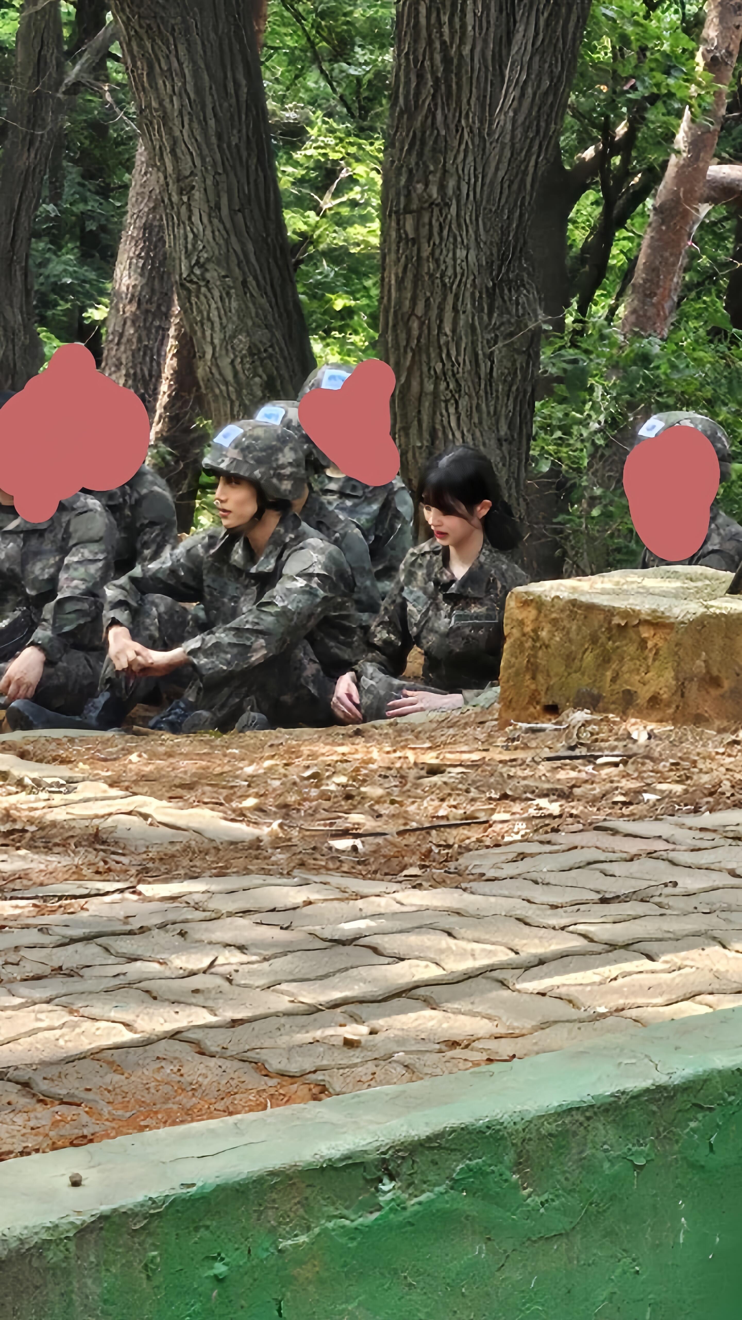 有种教官带着大学新生训练视感🤭金钟仁 | 张元英 | ​​​