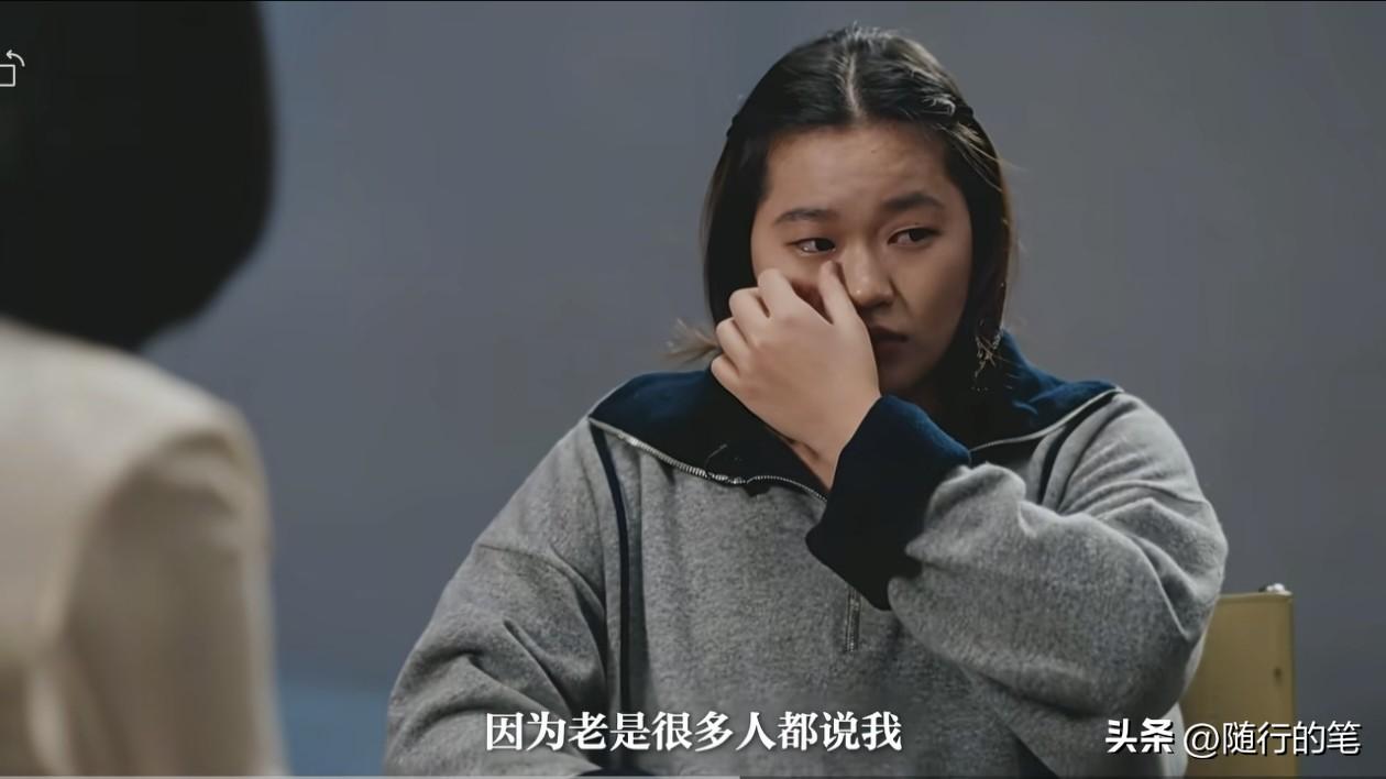 全红婵哭了，这次不是因为比赛胜利而感动，也不是因为比赛失利而愧疚，而是因为接受专