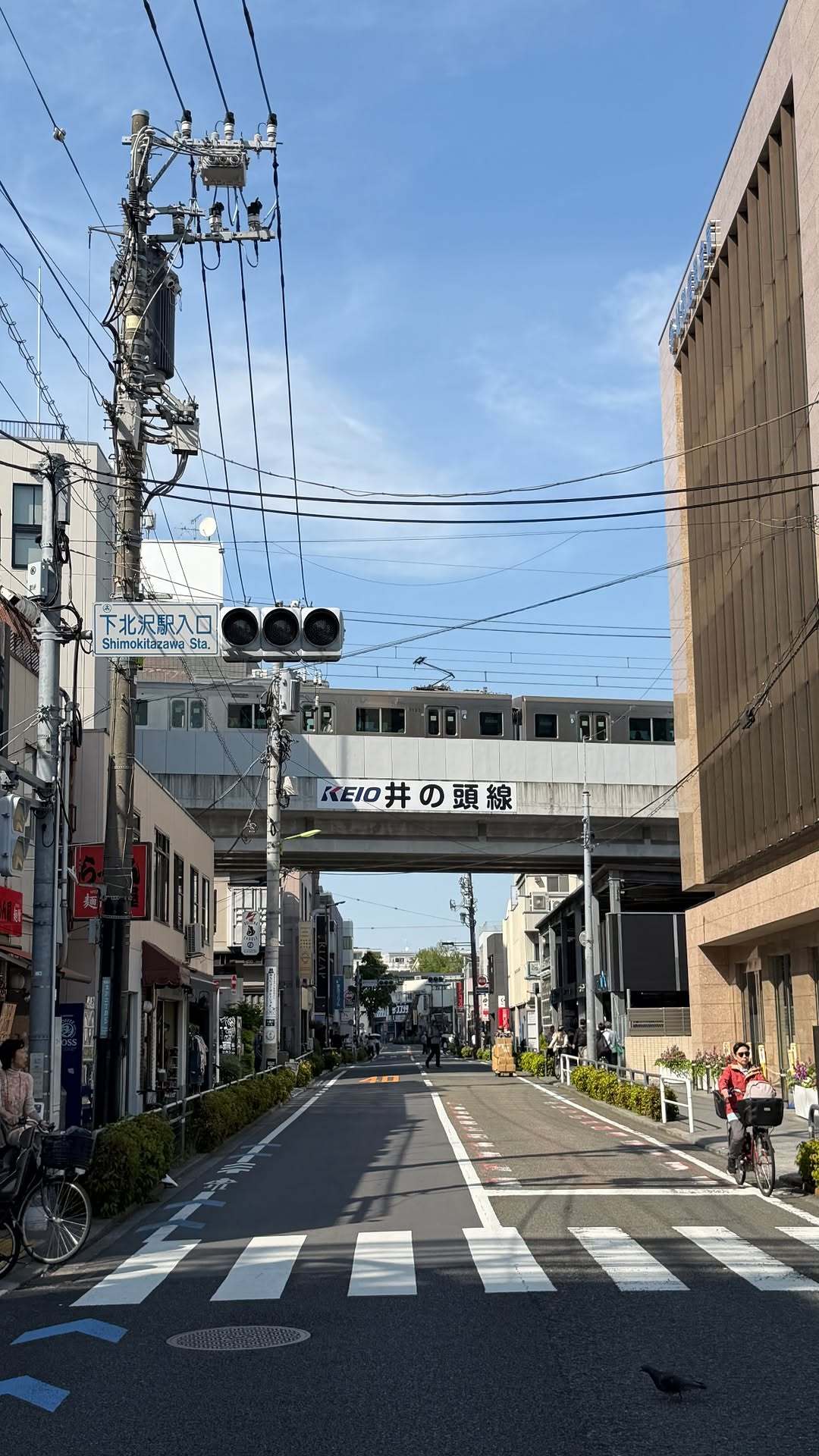 “CB百蓝_。260502金钟云 ins story更新： 