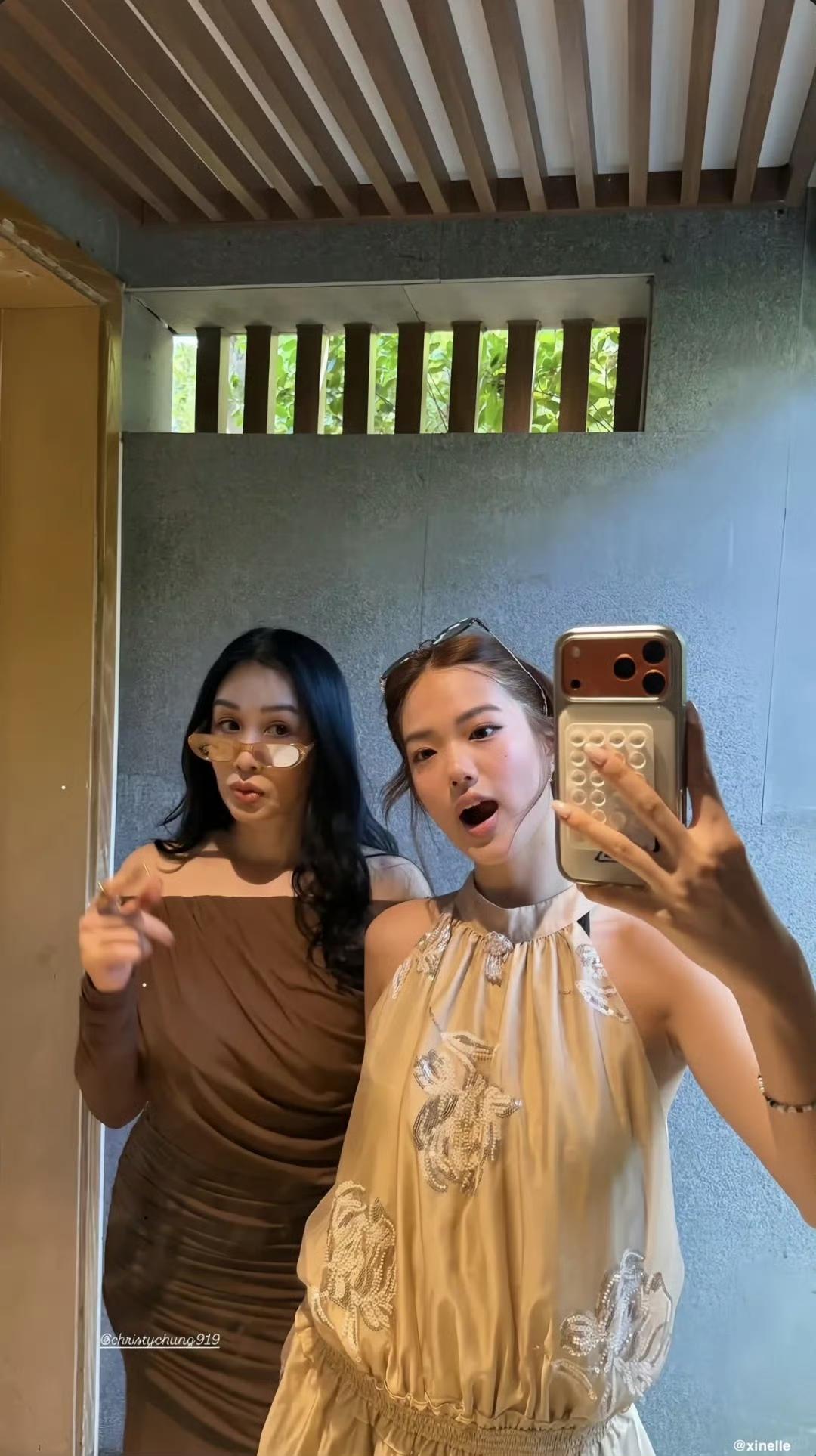 Jaden和妈妈钟丽缇在三亚度假，国际学校的高三学生毕业比较早。 ​​​
